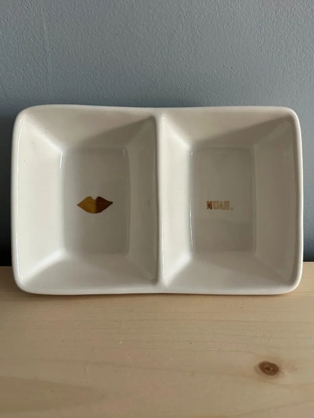 MUAH Gold Lips Tray | Rae Dunn | Artisan Collection | Divided Dish Tray